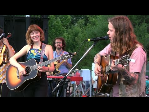 Molly Tuttle and Billy Strings, &quot;Sittin On Top Of The World,&quot; Grey Fox 2019