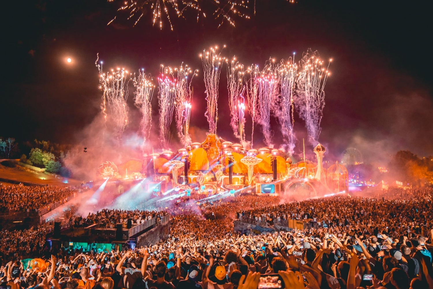 Tomorrowland Festival 2018 | The Story of Planaxis - Jones Around The World