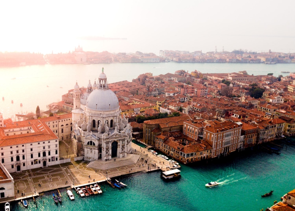 The 17 BEST Airbnbs In Venice For The Ultimate Italian Getaway [2020]