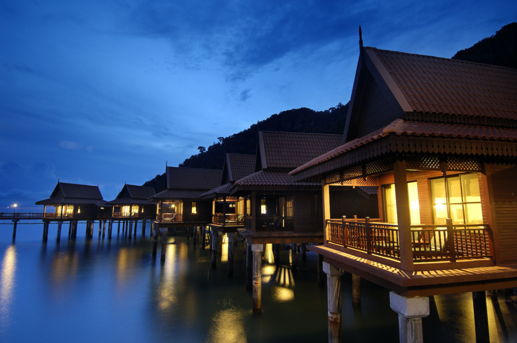 Top 19 Overwater Bungalows Malaysia For A Luxurious Getaway [2020]