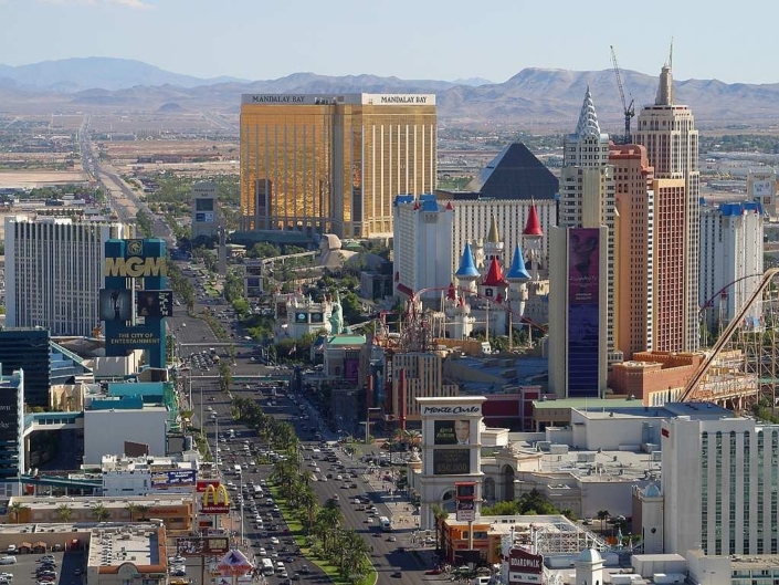 17 BEST Airbnb Las Vegas Rentals For All Budgets & Travelers