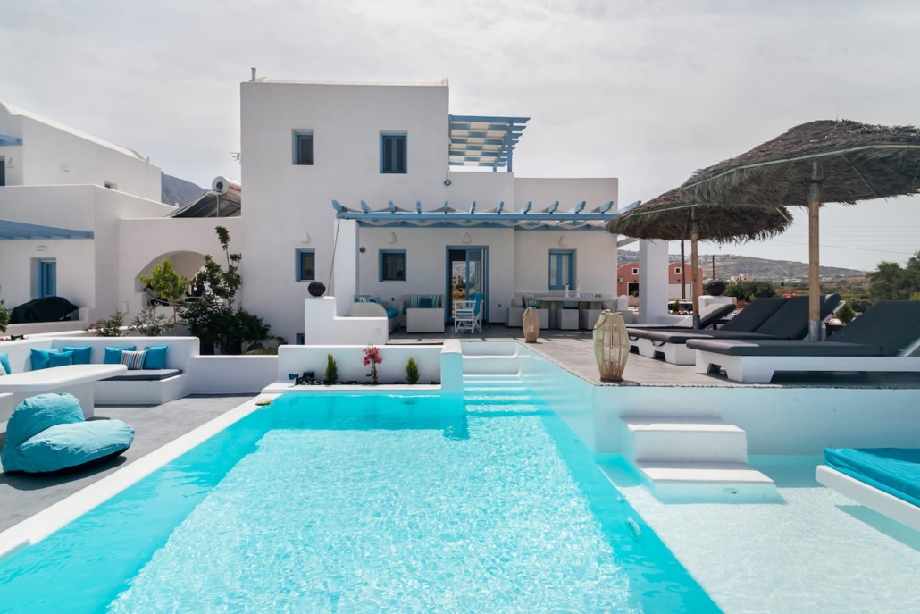 18 Best Airbnbs In Santorini, Greece (Villas, Caves & Pools)