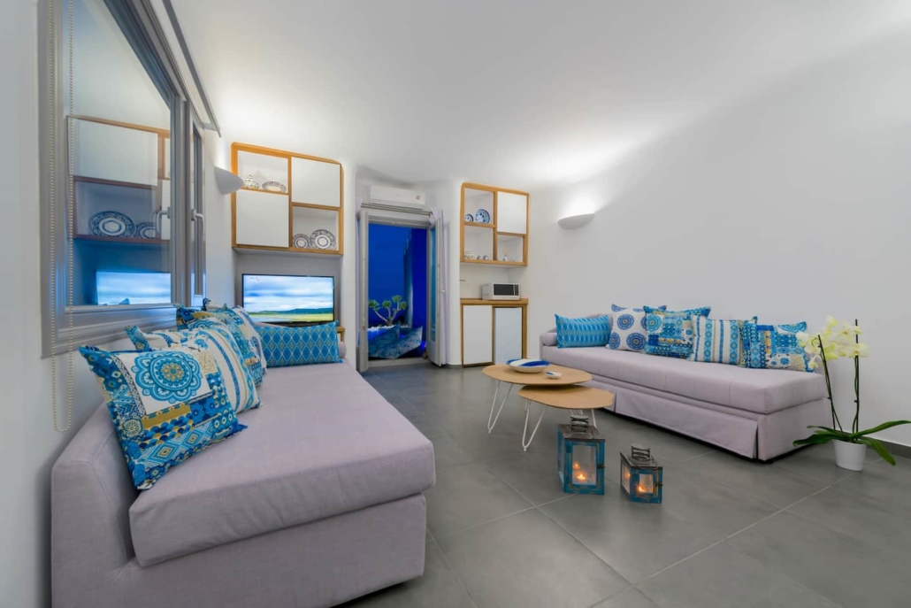 18 Best Airbnbs in Santorini, Greece (Villas, Caves & Pools)