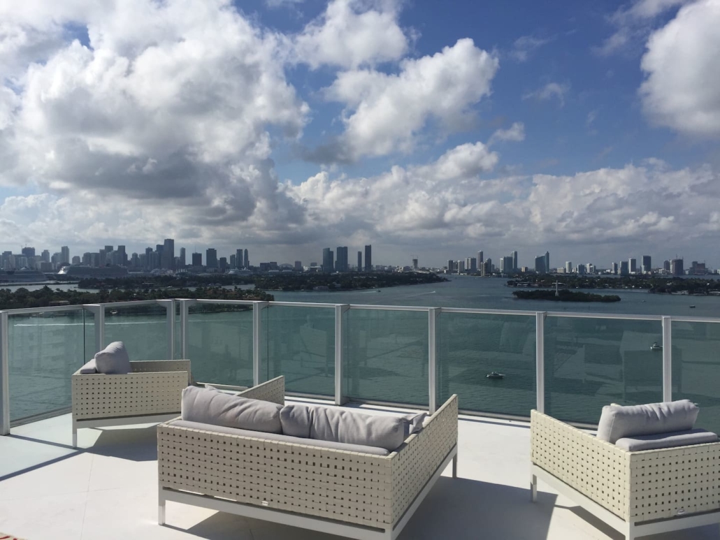 20 BEST Airbnbs in Miami (Unique Homes & Luxury Penthouses)