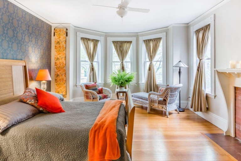 TOP 17 STUNNING Airbnb Salem, MA Rentals & Historic Homes