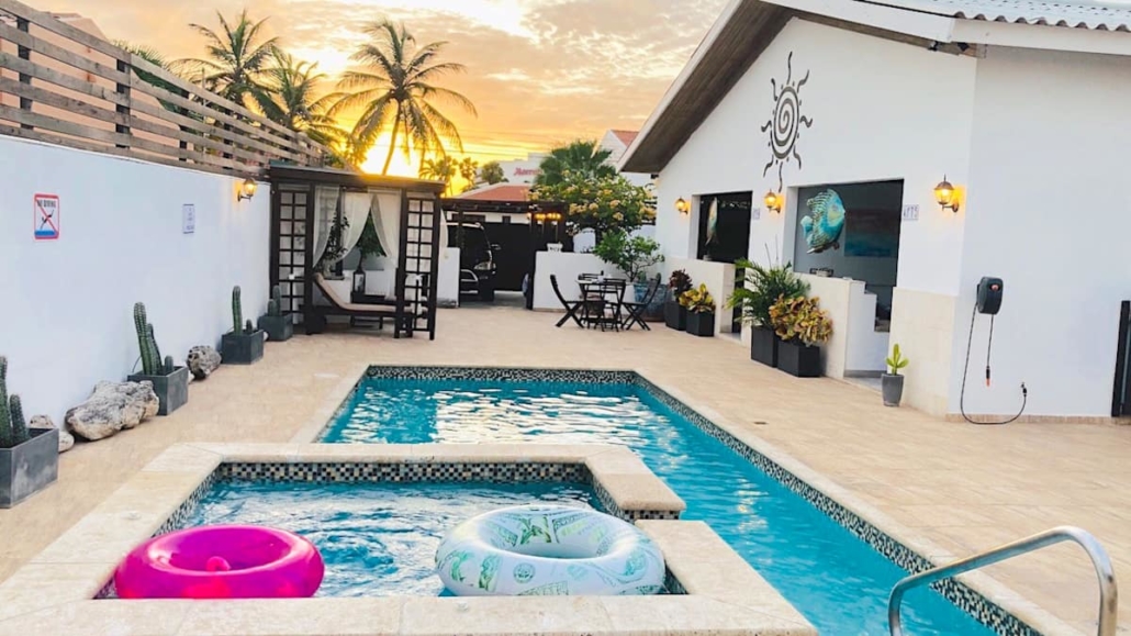 15 Best Airbnbs In Aruba (2023 Edition) - Jones Around The World