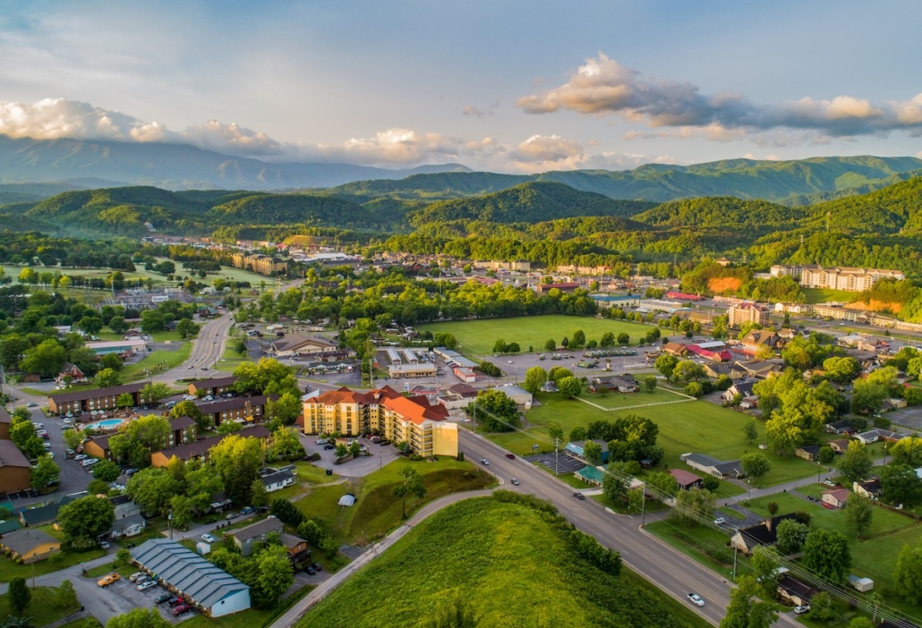 14 STUNNING Airbnb Pigeon Forge TN Cabins, Homes & Rentals