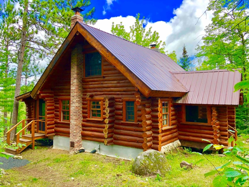 16 Unique & Best Airbnbs in Minnesota (Cabins & Treehouses)