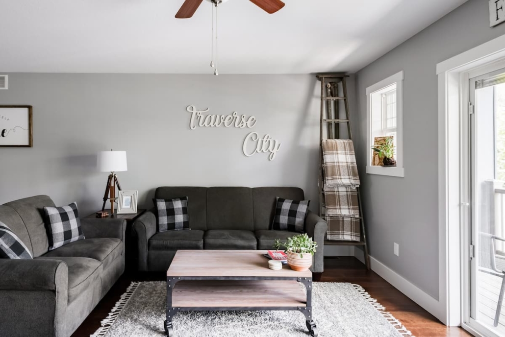 15 Incredible Airbnbs in Traverse City, Michigan (2021 Edition)