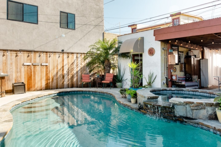 11 Best Airbnbs In Venice Beach, California (2021 Edition)