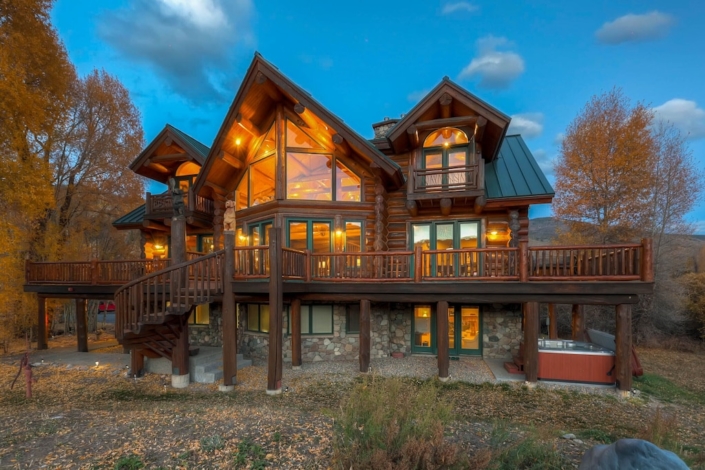 TOP 15 Luxury Cabins In Colorado To Rent In 2023   Luxury Cabins In Colorado With Hot Tub Close To Slopes And Town With Mountain Views 705x470 