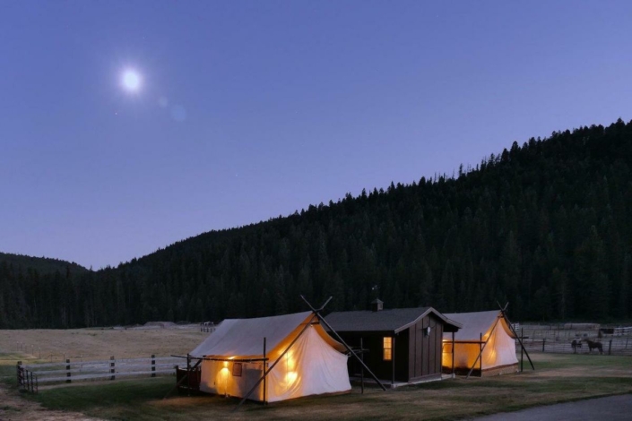 17 BEST Glamping Montana Sites To Stay In 2023 (Updated)